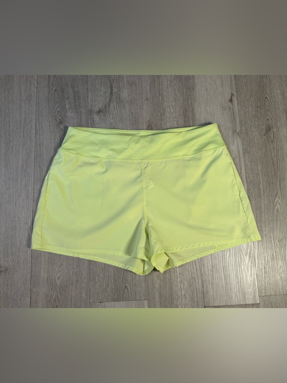 Marika Women’s Lime Light Green Athletic Running Shorts Zipper Pocket XL